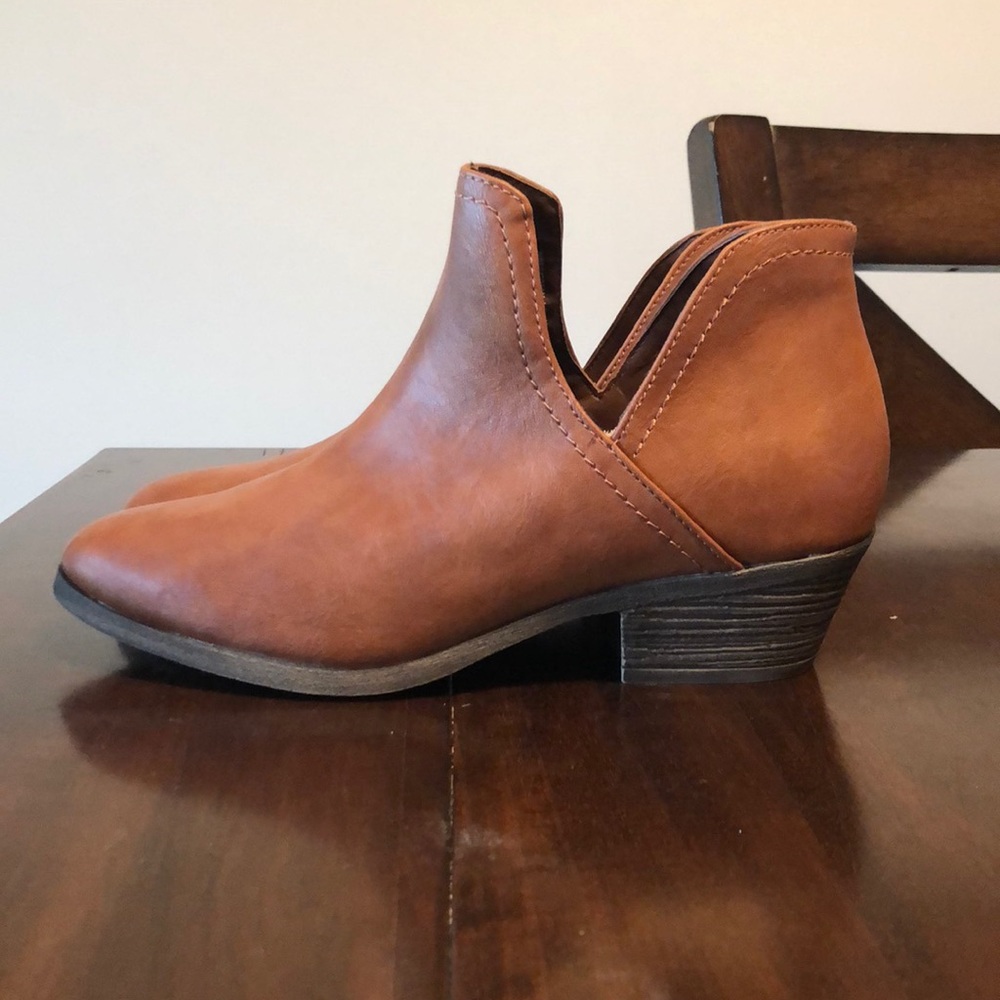 Women’s Size 8 Booties